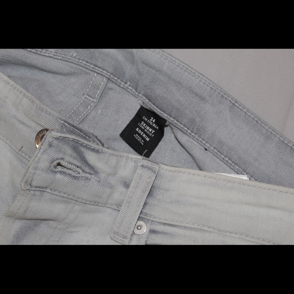 H&M Light Blue Jeans - Picture 2 of 2